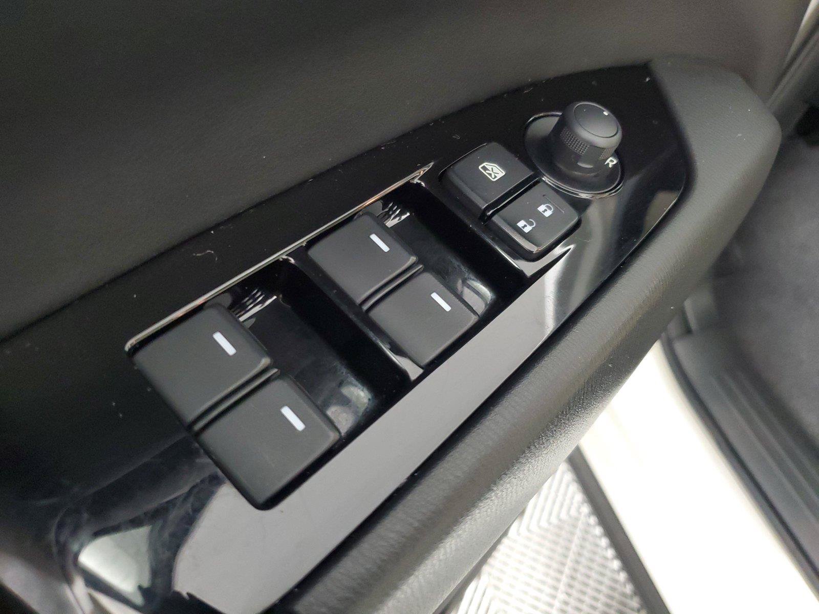 Used 2018 MAZDA CX-5 Touring w/ Preferred Equipment Package FWD image 20