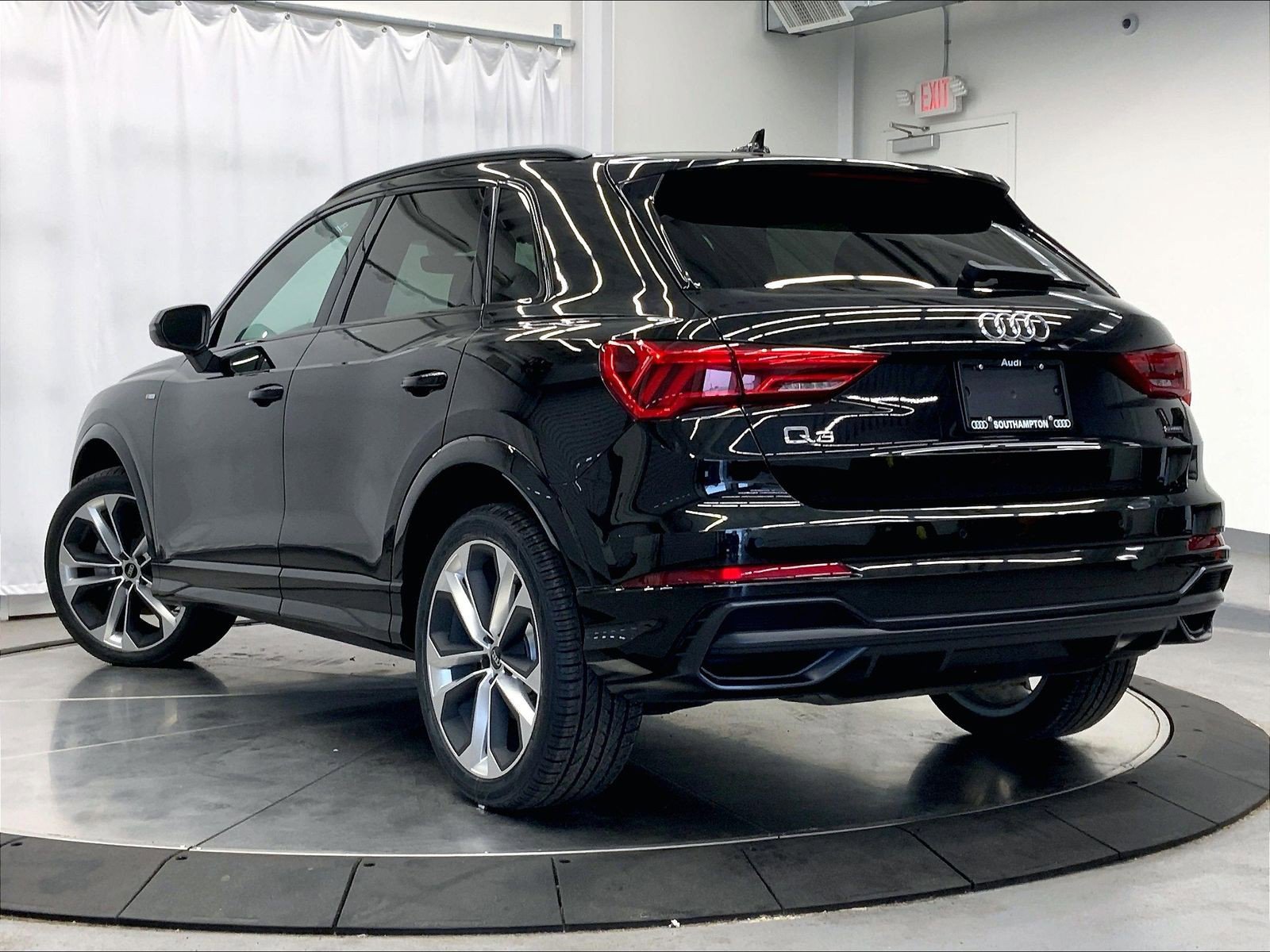 Certified 2022 Audi Q3 2.0T Premium Plus AWD/4WD image 9