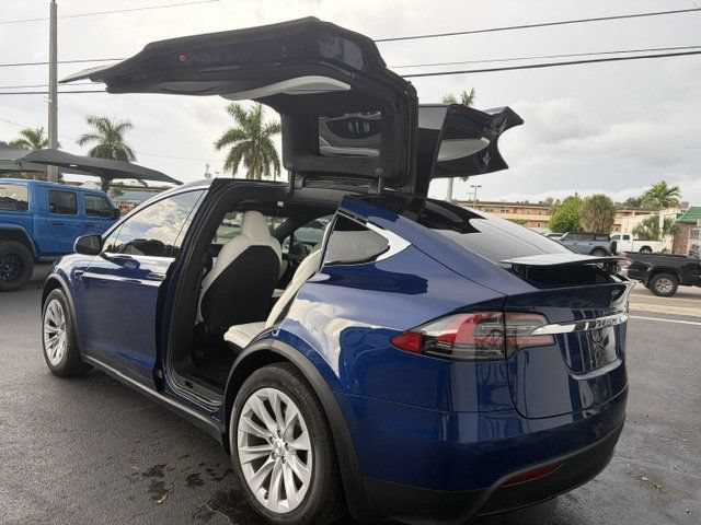 Used 2020 Tesla Model X Long Range AWD/4WD image 10