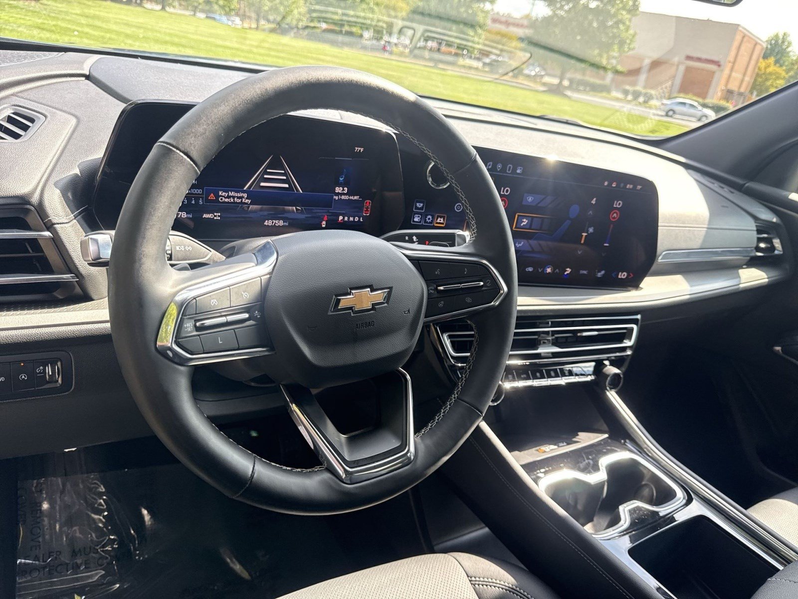 Used 2025 Chevrolet Traverse LT AWD/4WD image 16