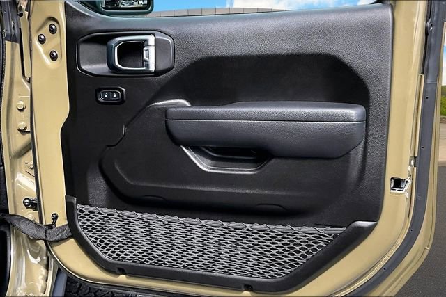 Used 2025 Jeep Gladiator Mojave w/ Convenience Group image 19