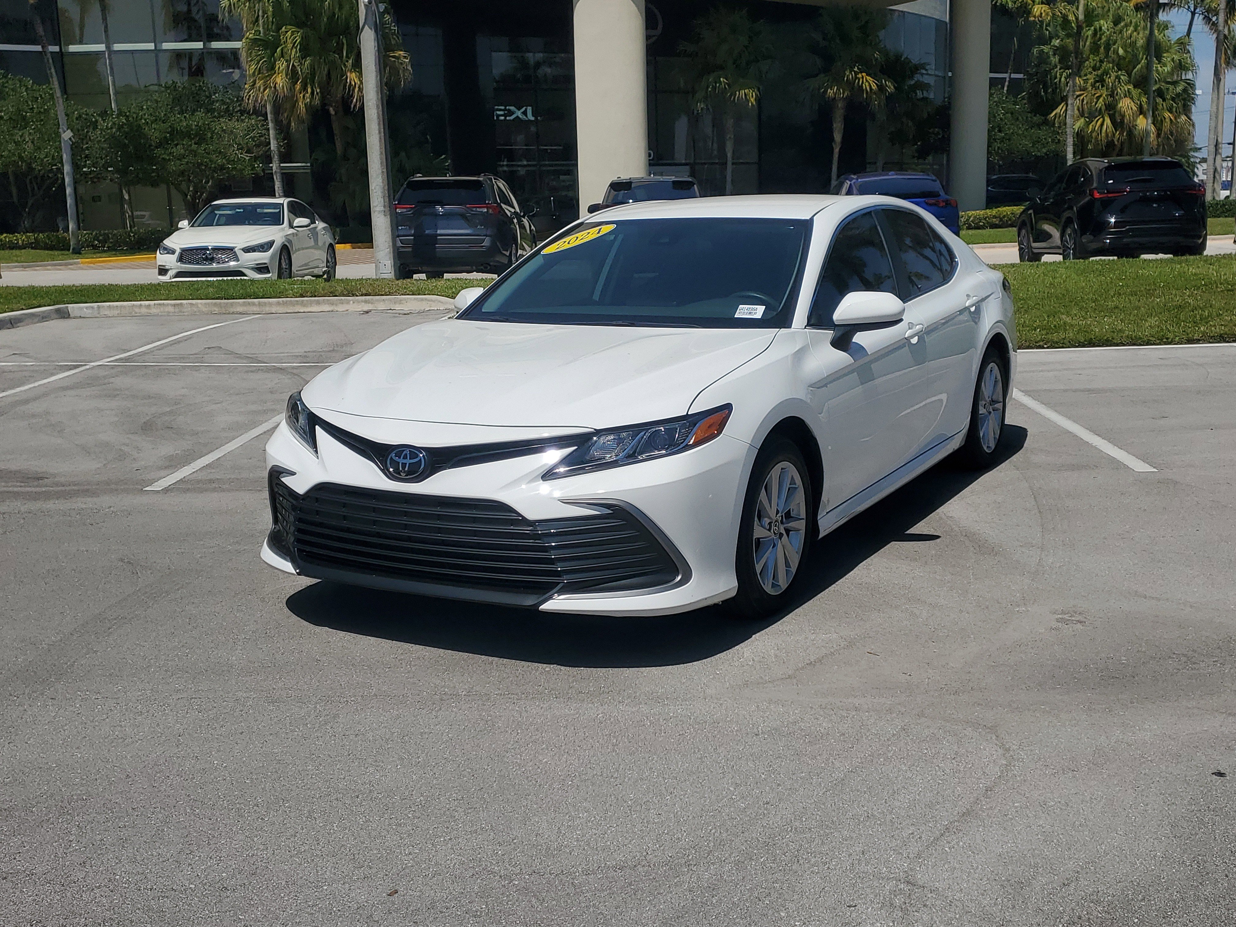 Used 2024 Toyota Camry LE FWD image 7