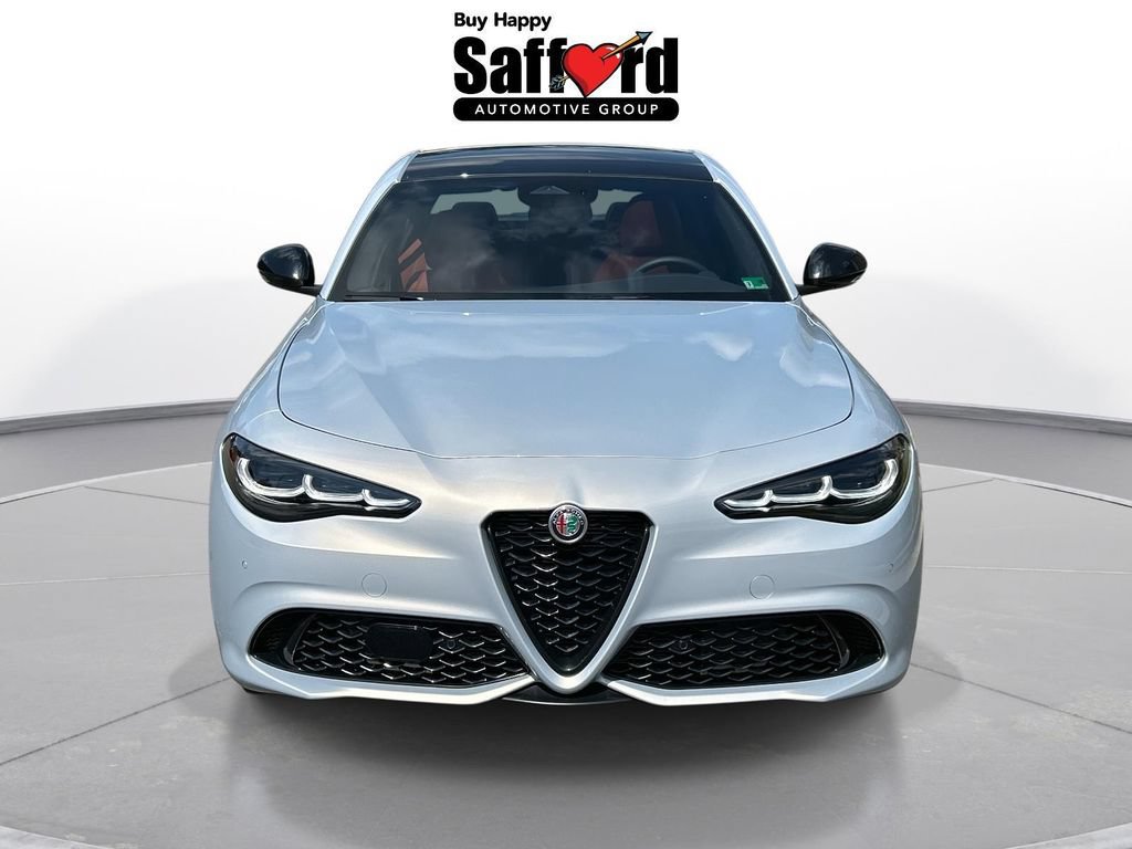 New 2025 Alfa Romeo Giulia AWD image 9
