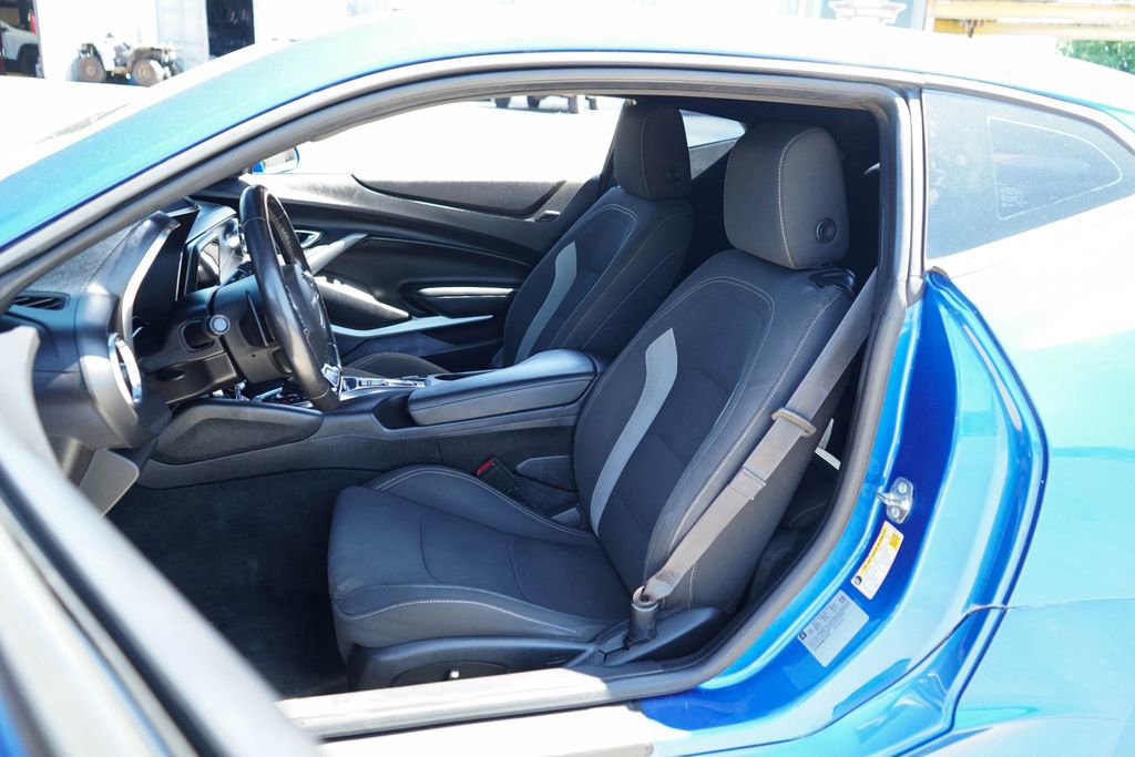 Used 2016 Chevrolet Camaro LT w/ Technology Package image 8
