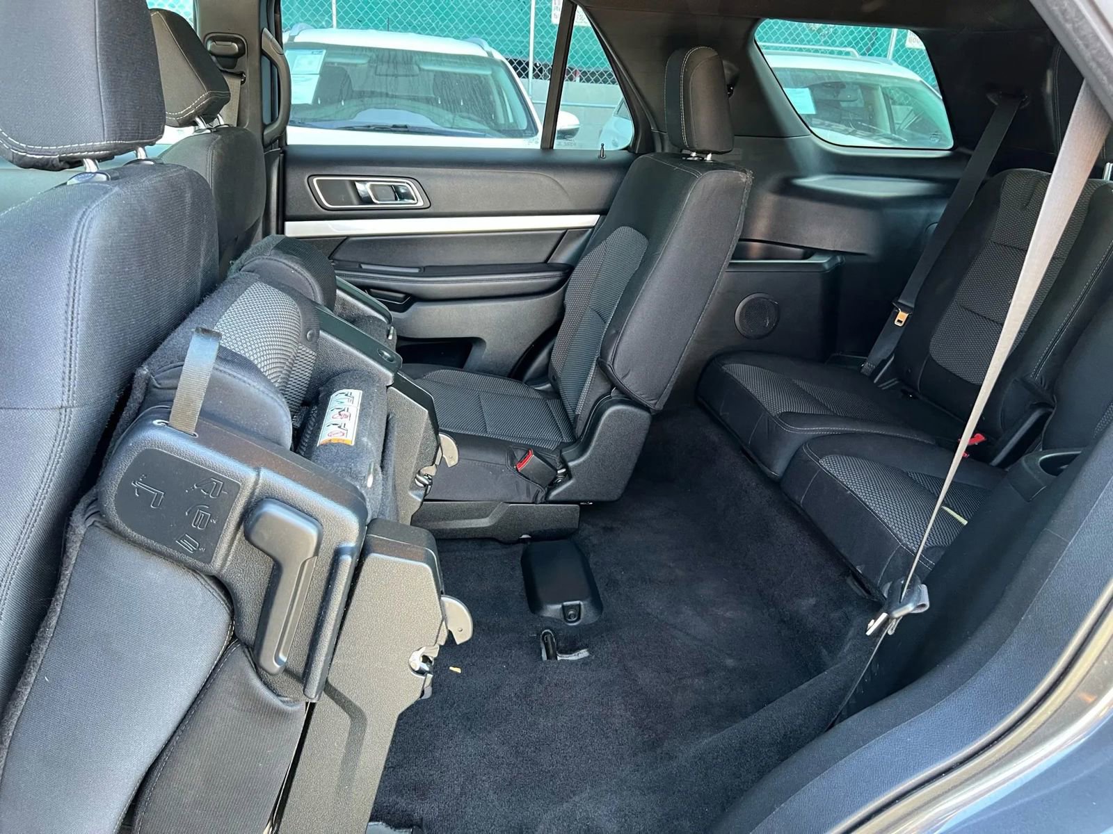 Used 2017 Ford Explorer XLT w/ Equipment Group 201A FWD image 13