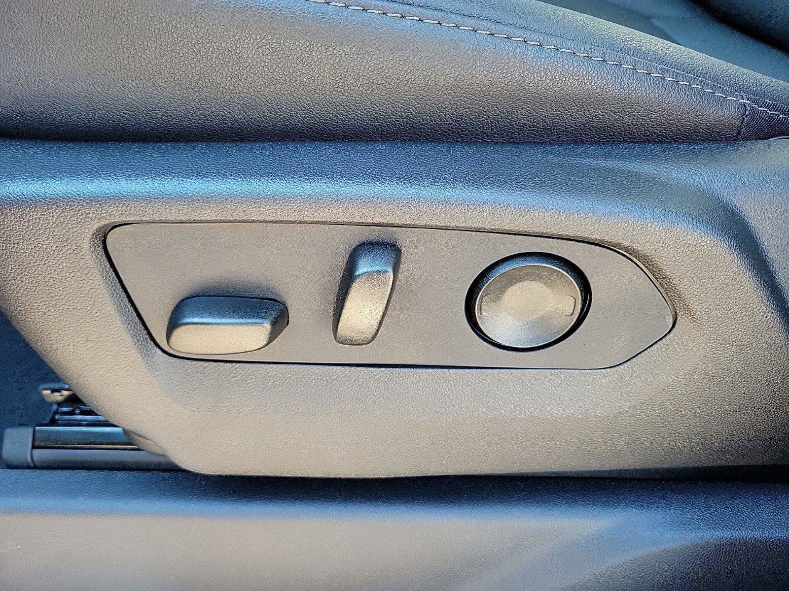 New 2026 GMC Sierra 2500 SLT w/ SLT Premium Package image 16