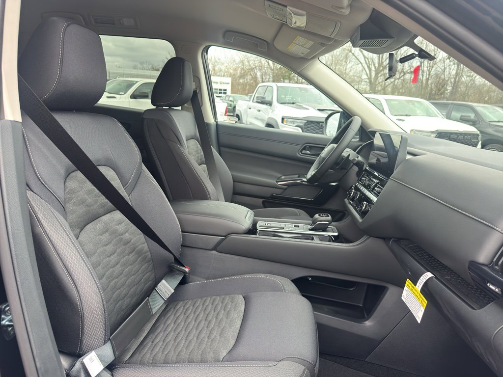New 2026 Nissan Pathfinder SV image 17