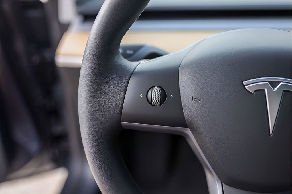 Used 2022 Tesla Model 3 RWD image 13