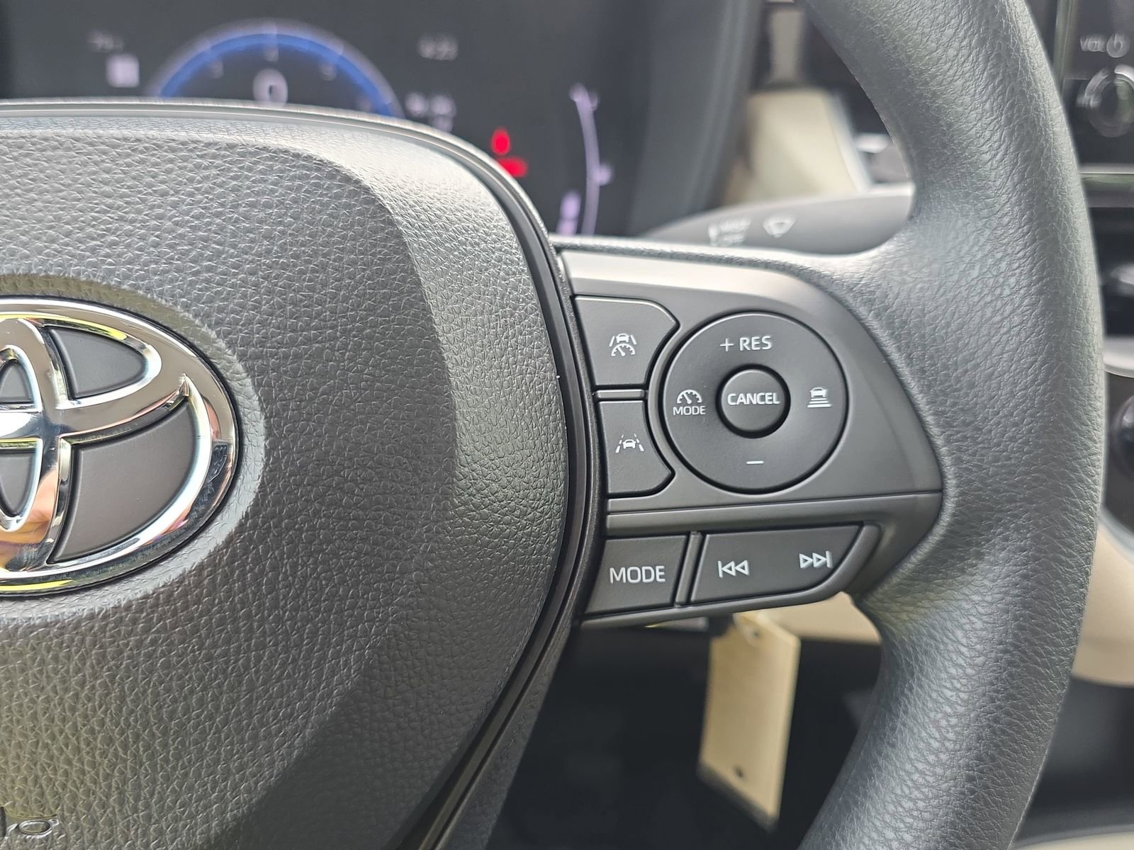 Used 2026 Toyota Corolla LE FWD image 17
