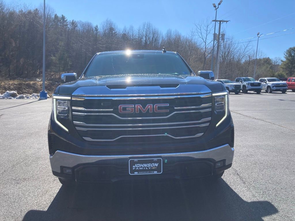Used 2024 GMC Sierra 1500 SLT AWD/4WD image 3