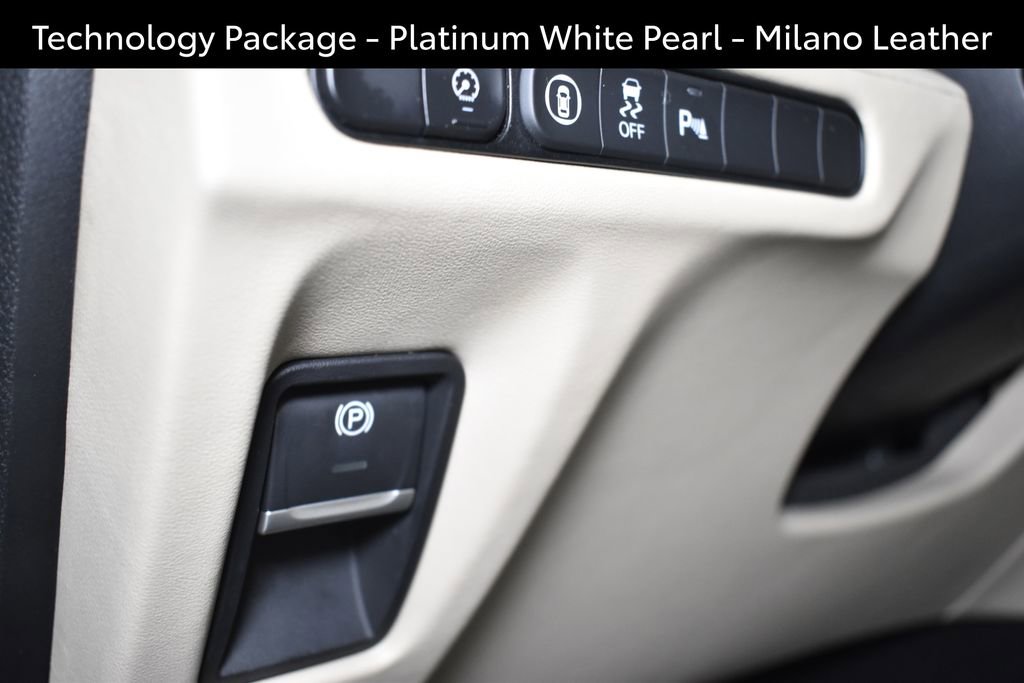 Used 2022 Acura MDX SH-AWD w/ Technology Package image 26