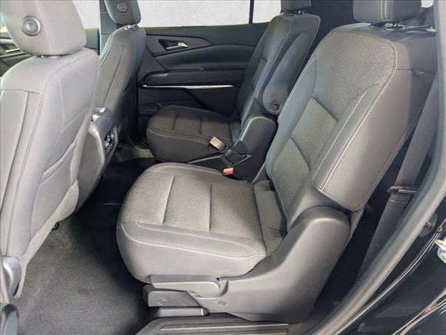 Used 2024 Chevrolet Traverse LT image 16