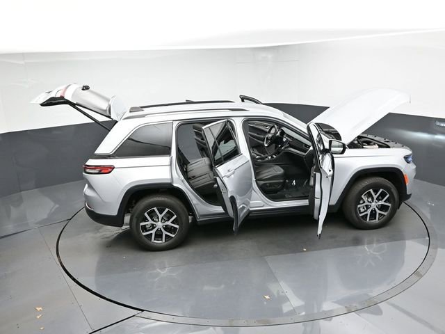 Used 2023 Jeep Grand Cherokee Limited image 42