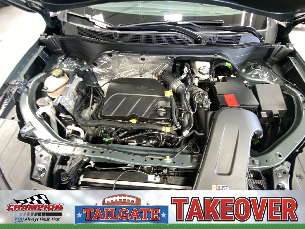 Certified 2025 Chevrolet Trax LT FWD image 38