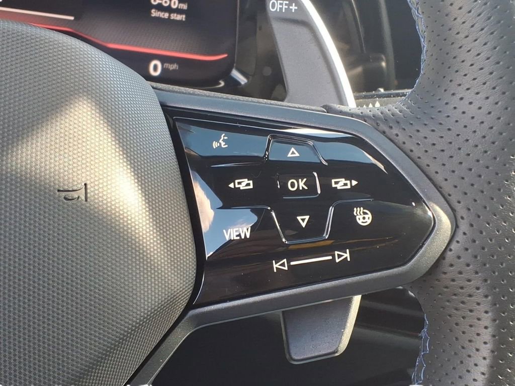 Used 2024 Volkswagen Golf R image 21