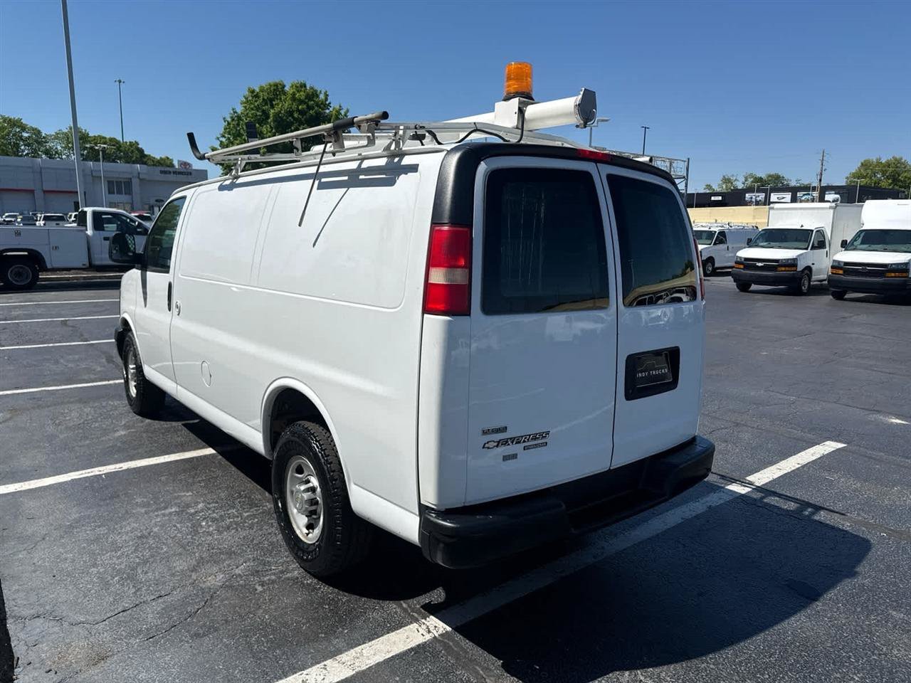 Used 2011 Chevrolet Express 2500 RWD image 6