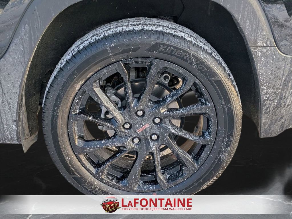 Used 2023 GMC Terrain SLT w/ Elevation Edition image 32