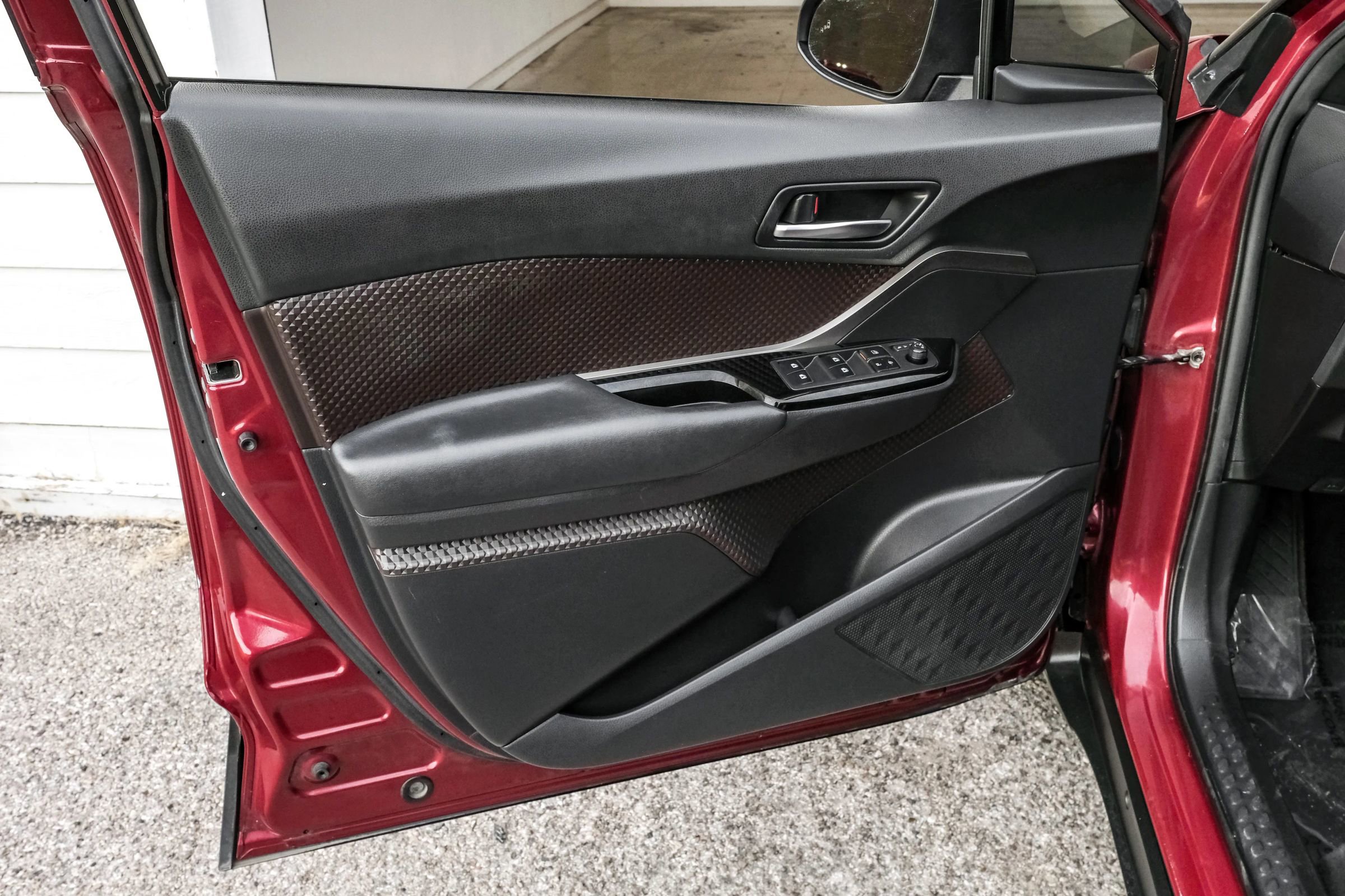 Used 2019 Toyota C-HR Limited image 41