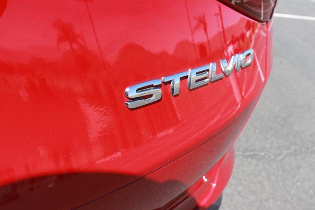 Used 2023 Alfa Romeo Stelvio Ti AWD/4WD image 7