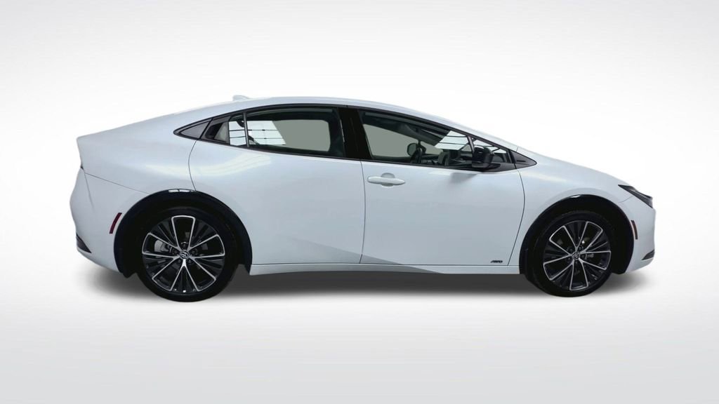 Used 2024 Toyota Prius XLE image 25