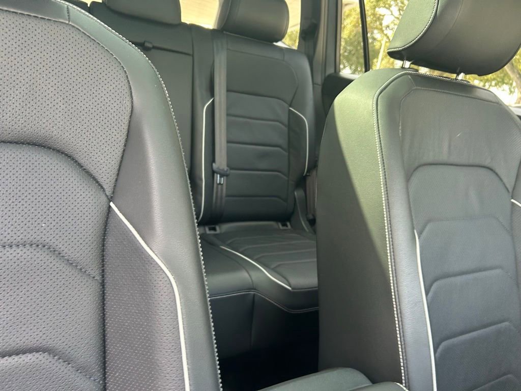 Used 2024 Volkswagen Tiguan SEL R-Line image 41