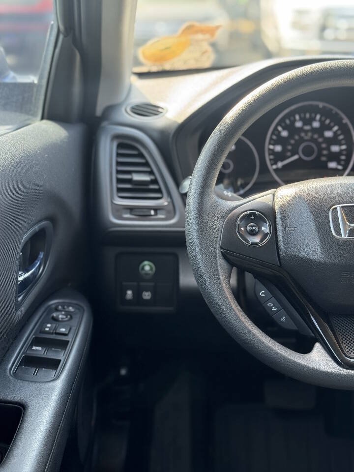 Used 2017 Honda HR-V LX image 14