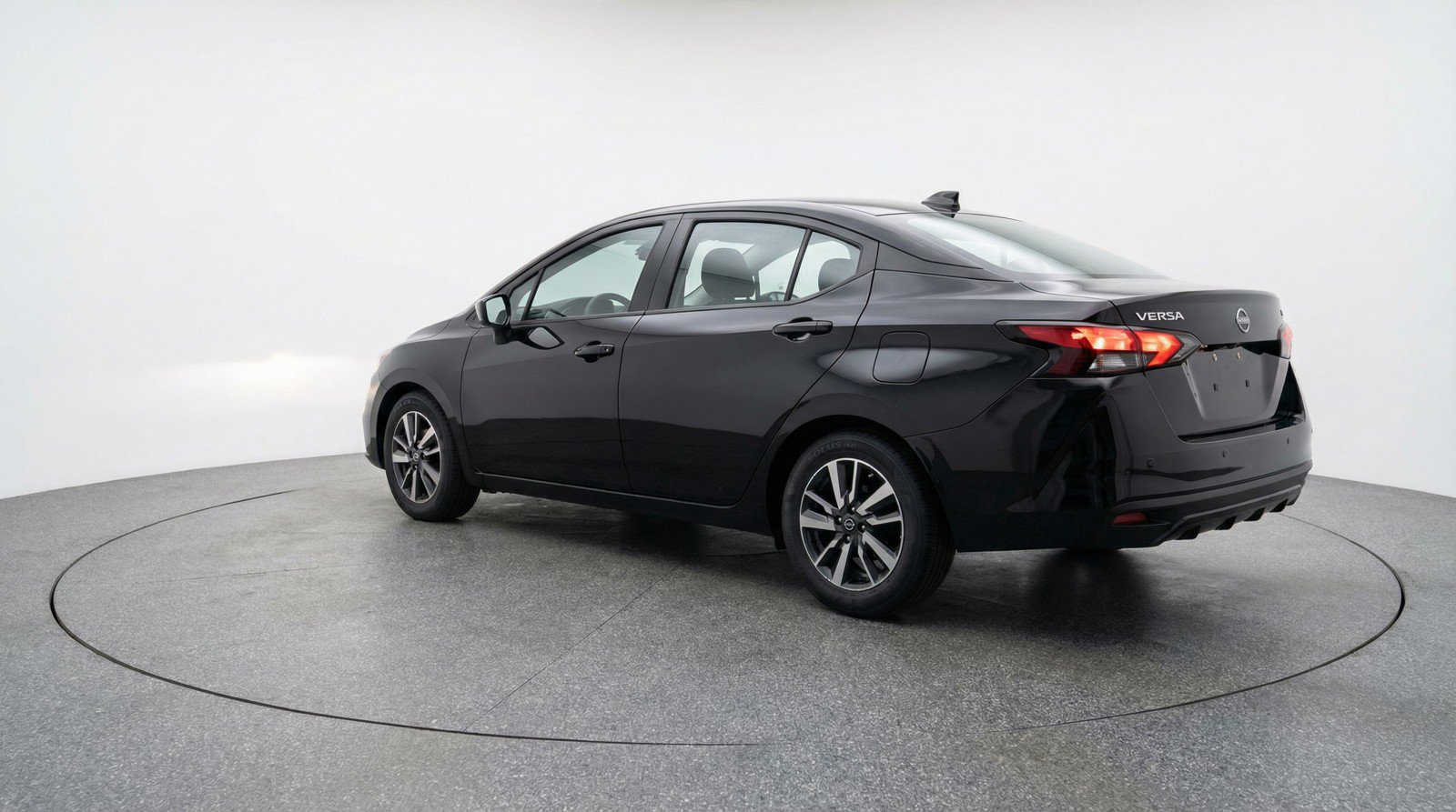 Used 2025 Nissan Versa SV image 6