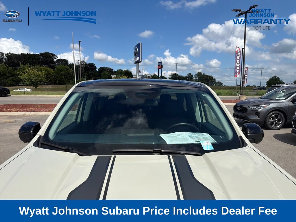 Used 2025 Ford Maverick Lariat w/ Black Appearance Package AWD/4WD image 16