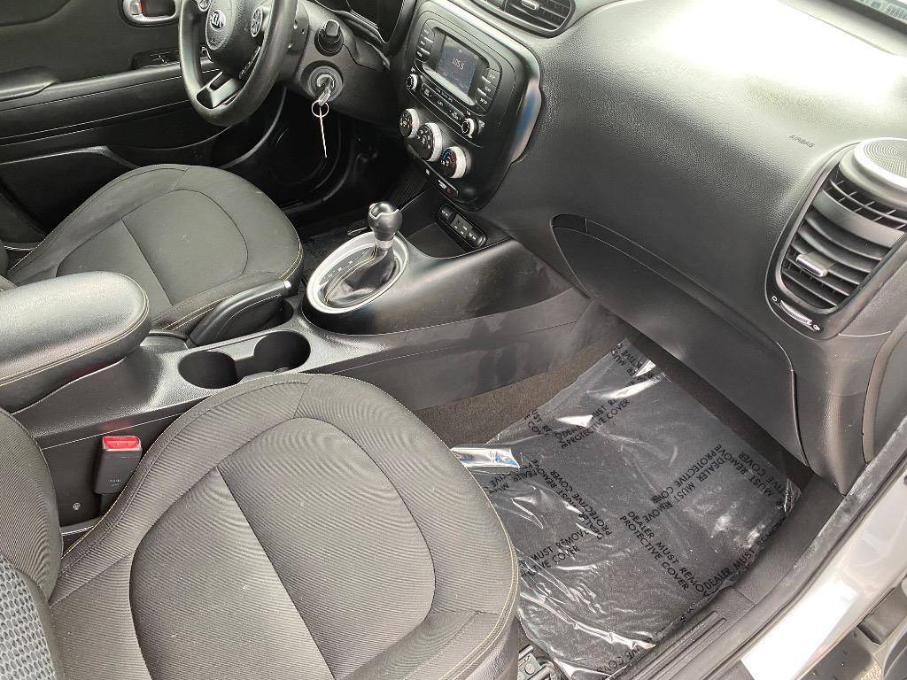 Used 2016 Kia Soul + FWD image 22