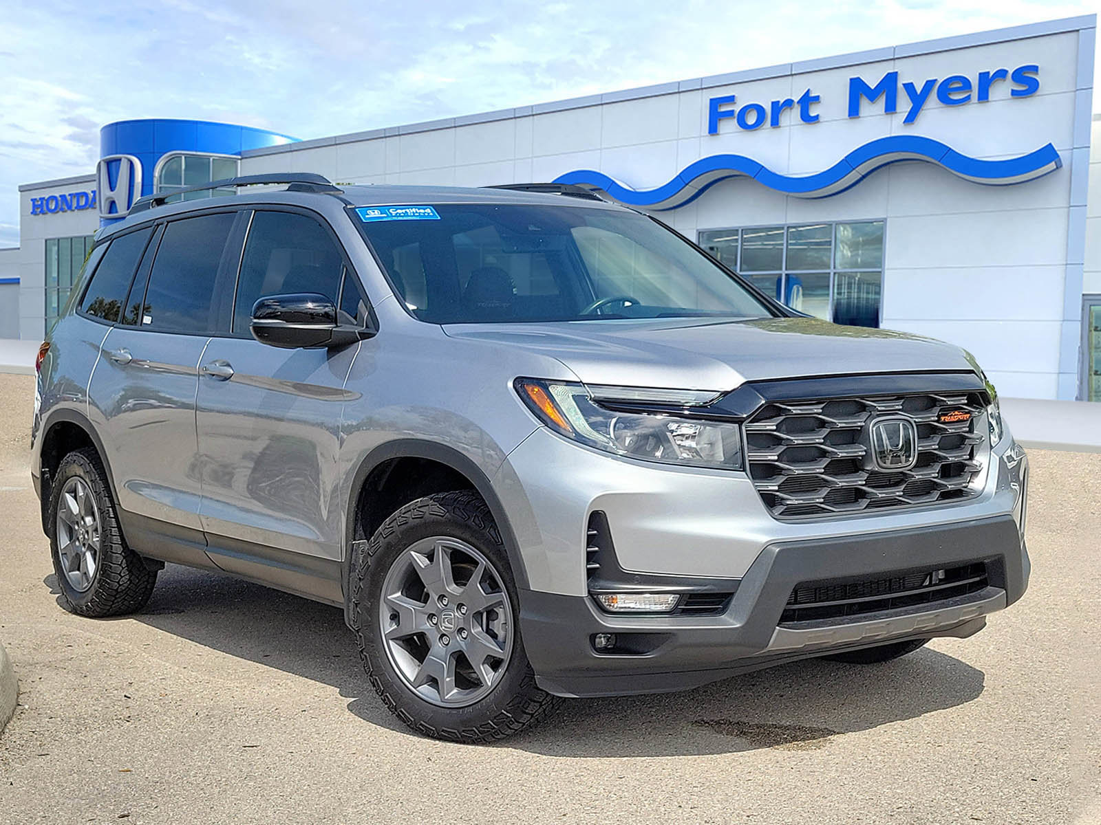 Certified 2025 Honda Passport TrailSport image 1