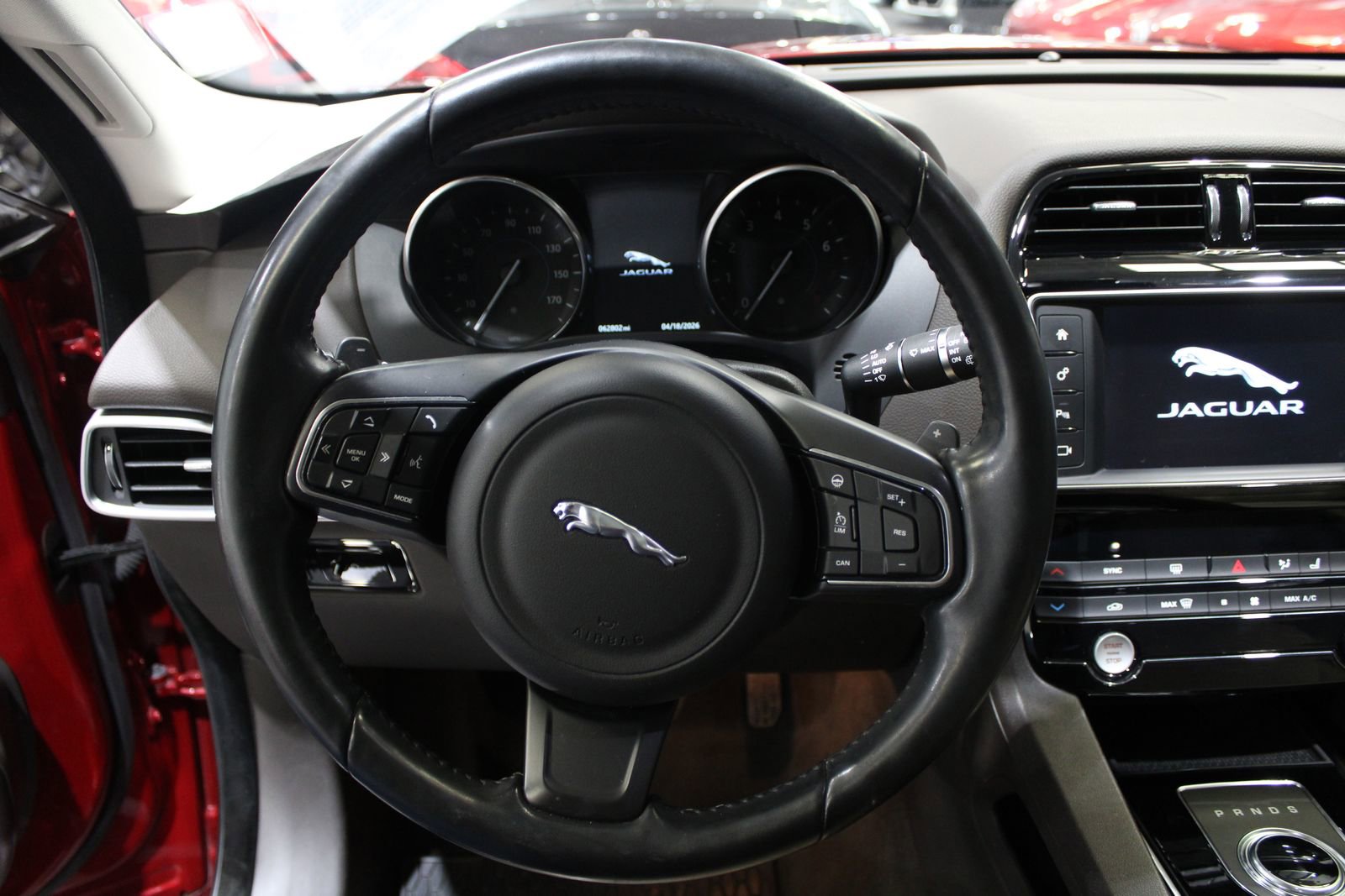 Used 2017 Jaguar F-PACE Prestige image 28