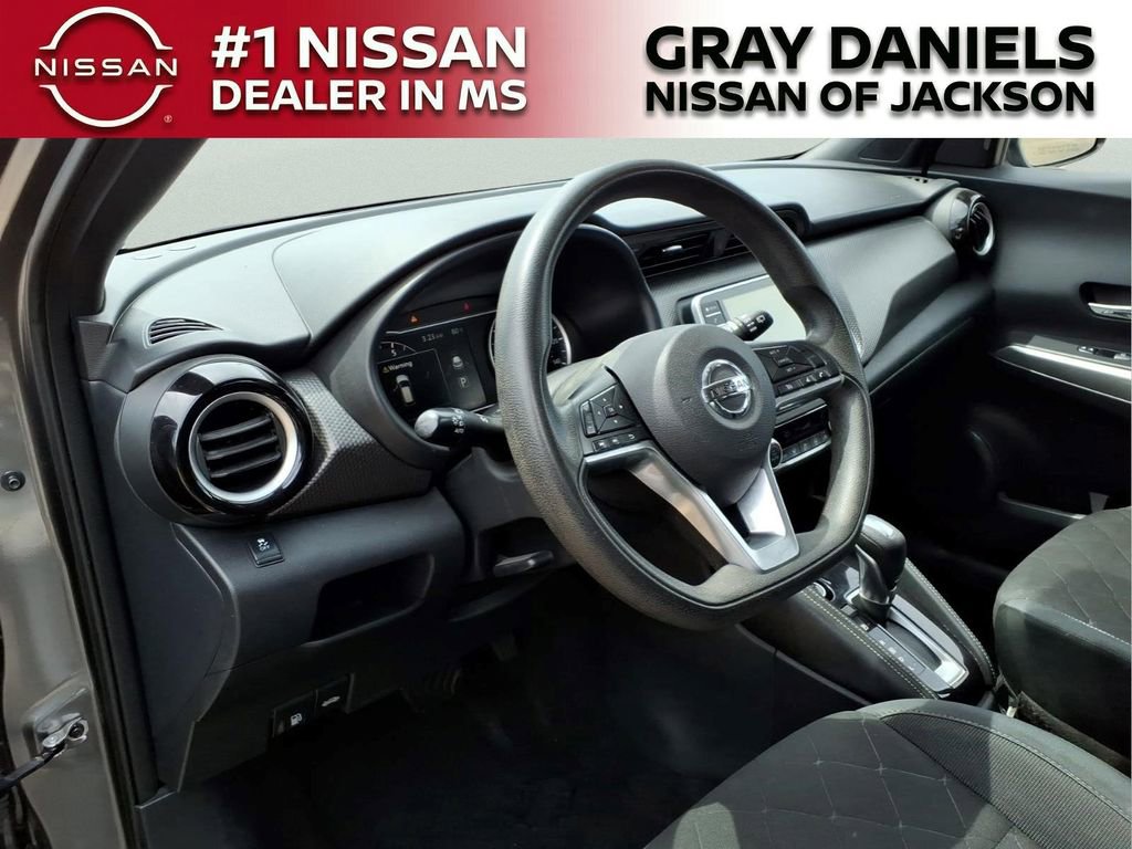 Used 2019 Nissan Kicks SV w/ Exterior Package image 10