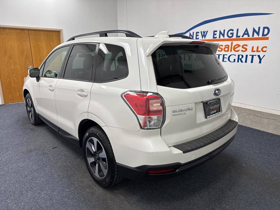 Used 2018 Subaru Forester 2.5i Premium w/ All-Weather Package image 2