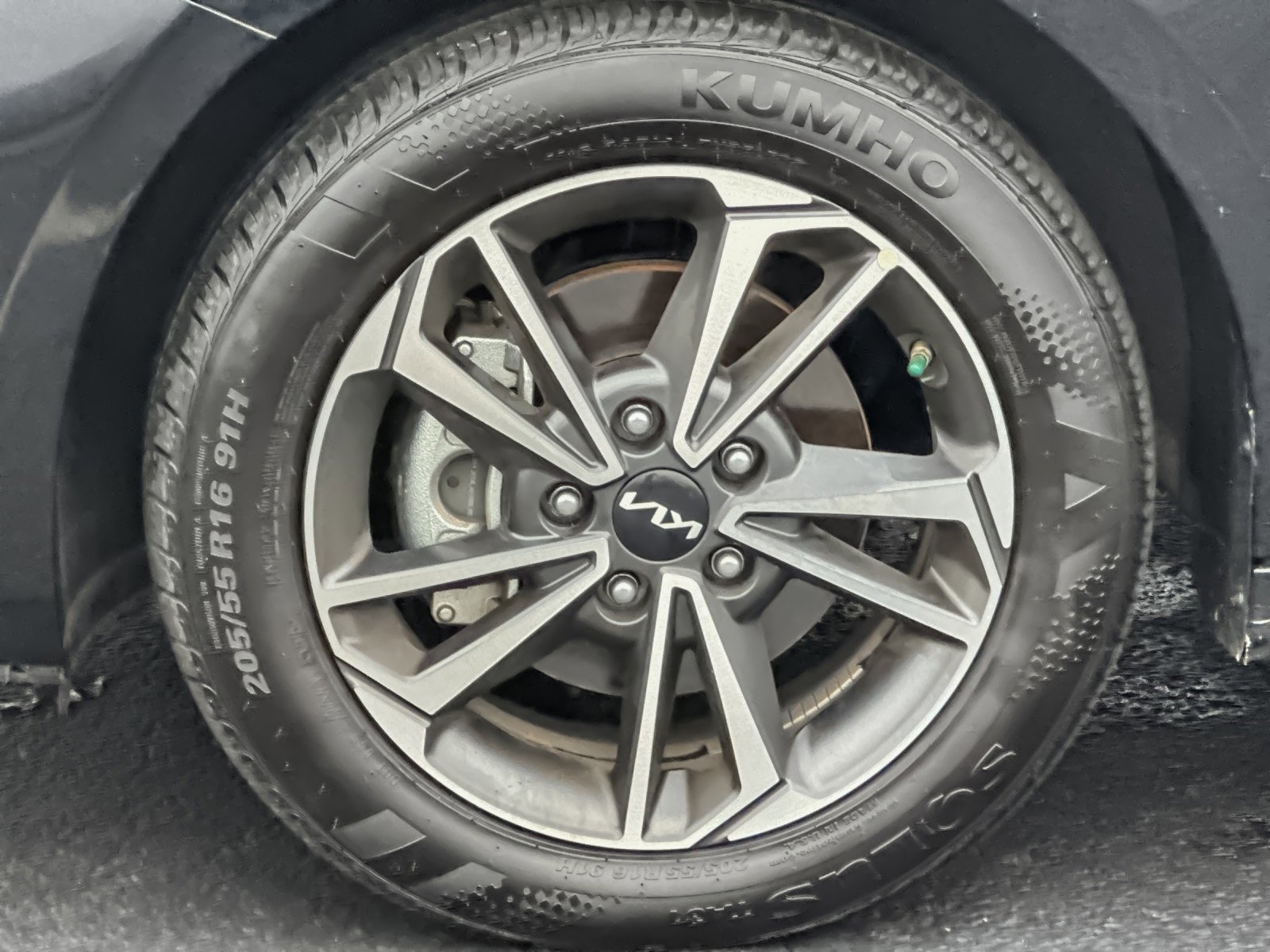 Used 2024 Kia Forte LXS image 24