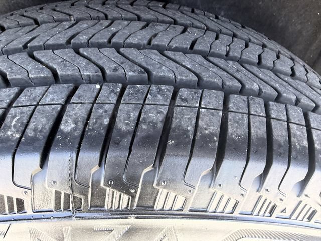 Used 2023 Chevrolet Traverse LS FWD image 39