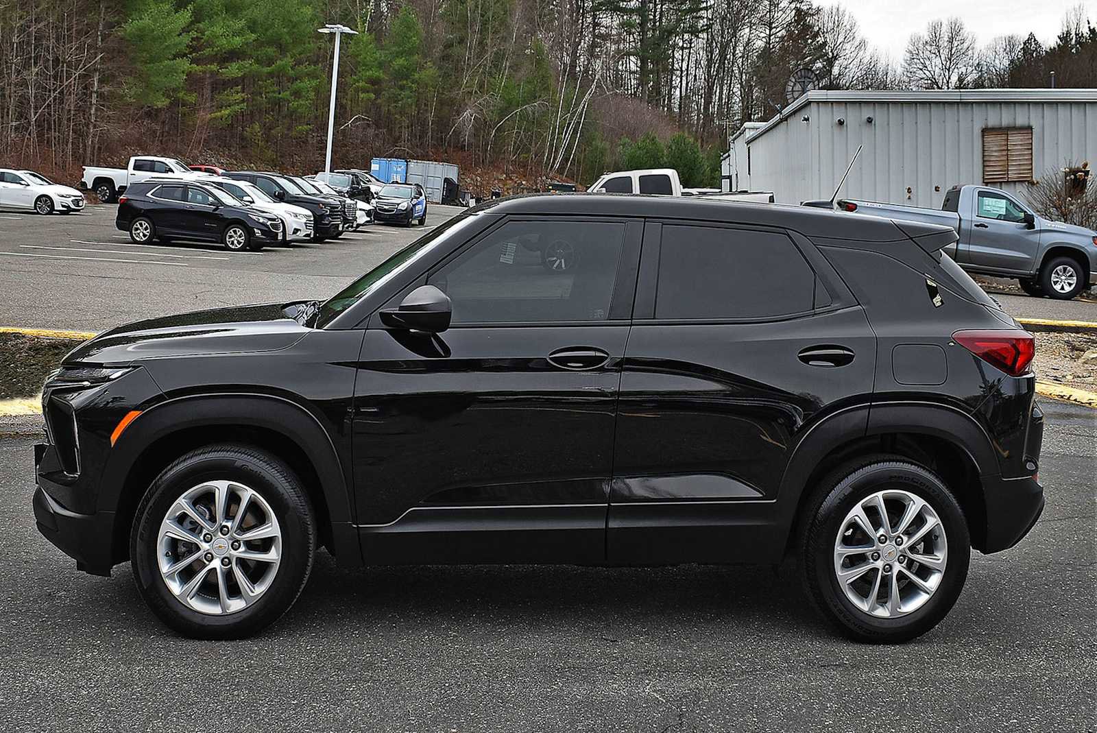 Used 2024 Chevrolet TrailBlazer LS w/ LS Convenience Package image 4