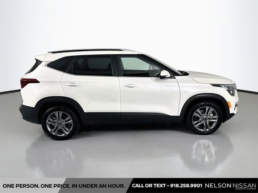 Used 2023 Kia Seltos S w/ Navigation Package AWD/4WD image 4