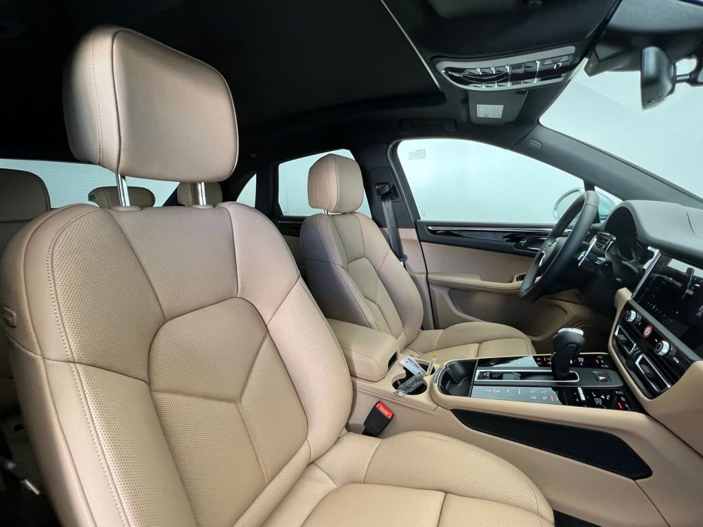 New 2026 Porsche Macan image 22