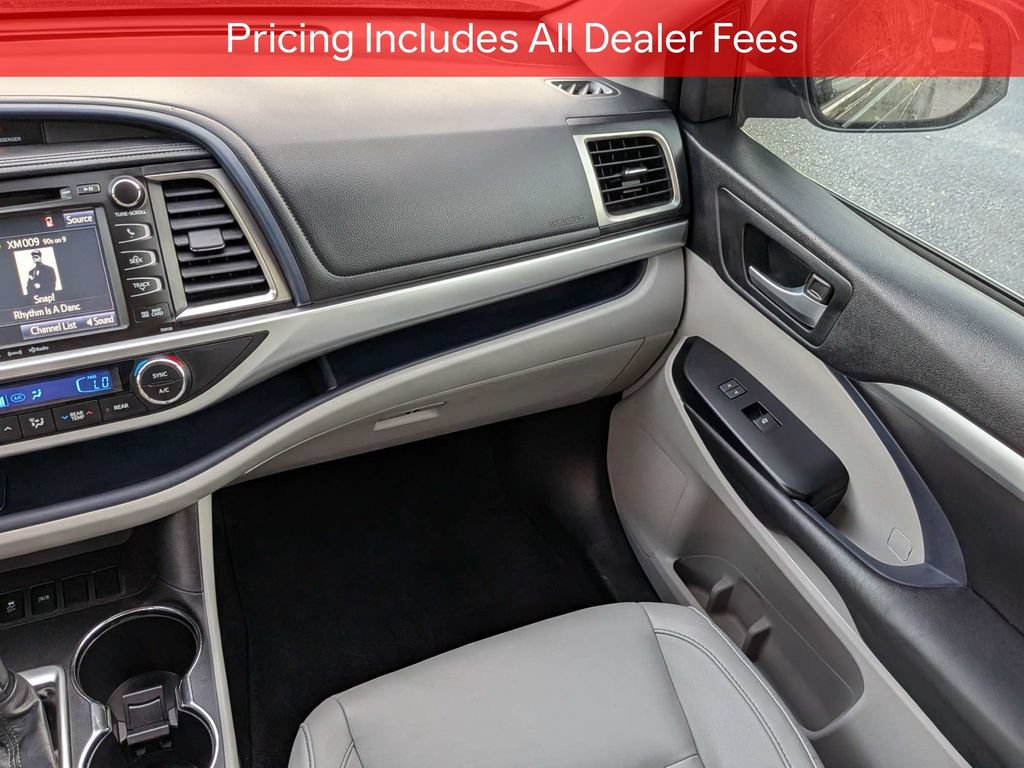 Used 2016 Toyota Highlander XLE FWD image 18