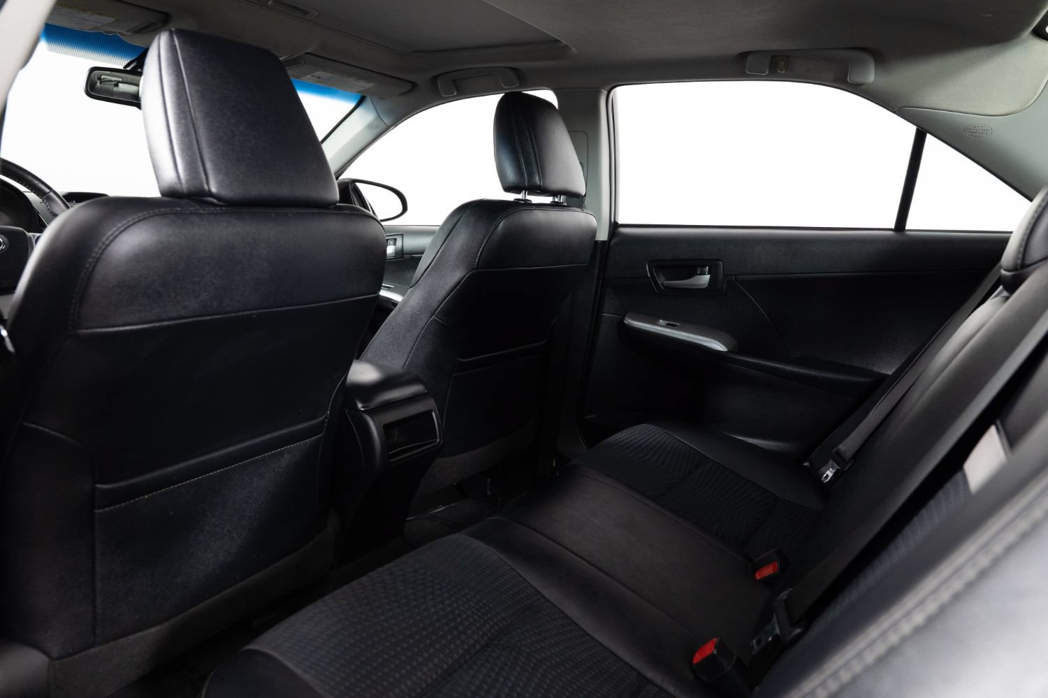 Used 2013 Toyota Camry SE w/ Convenience Pkg FWD image 18