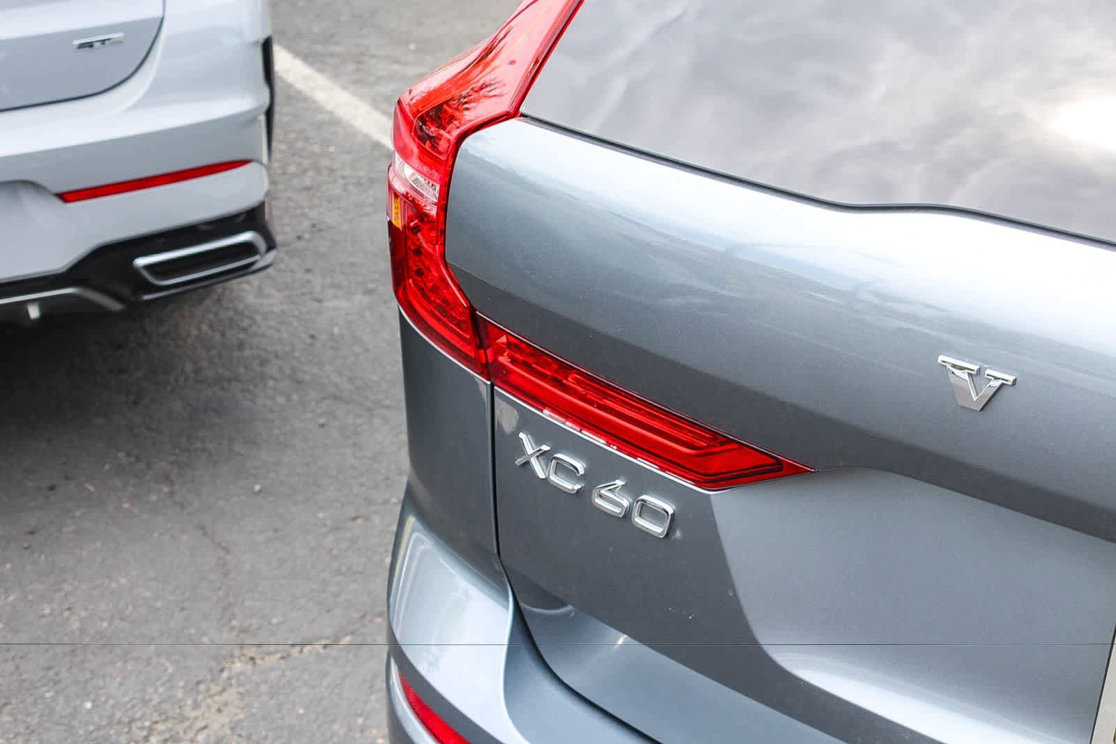 Used 2018 Volvo XC60 T8 Momentum AWD/4WD image 8