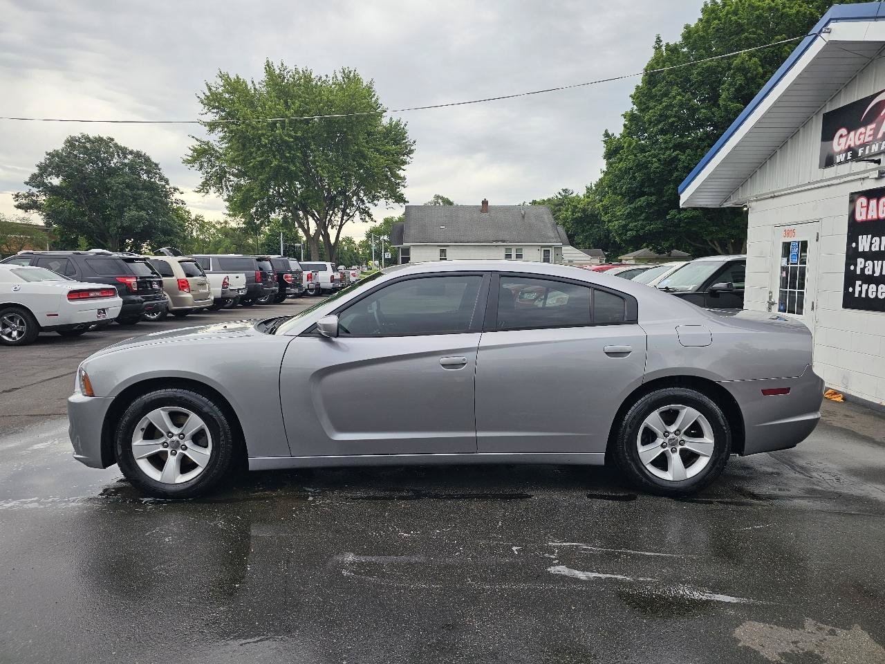 Used 2013 Dodge Charger SE RWD image 6
