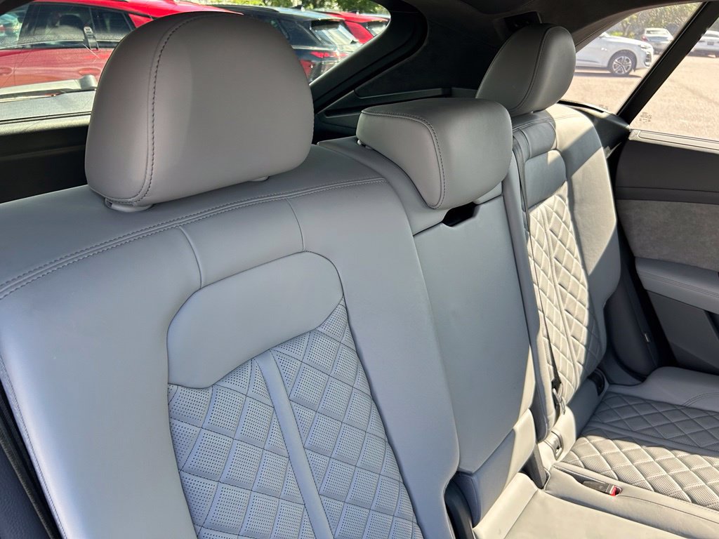 Used 2021 Audi SQ8 Prestige AWD/4WD image 48