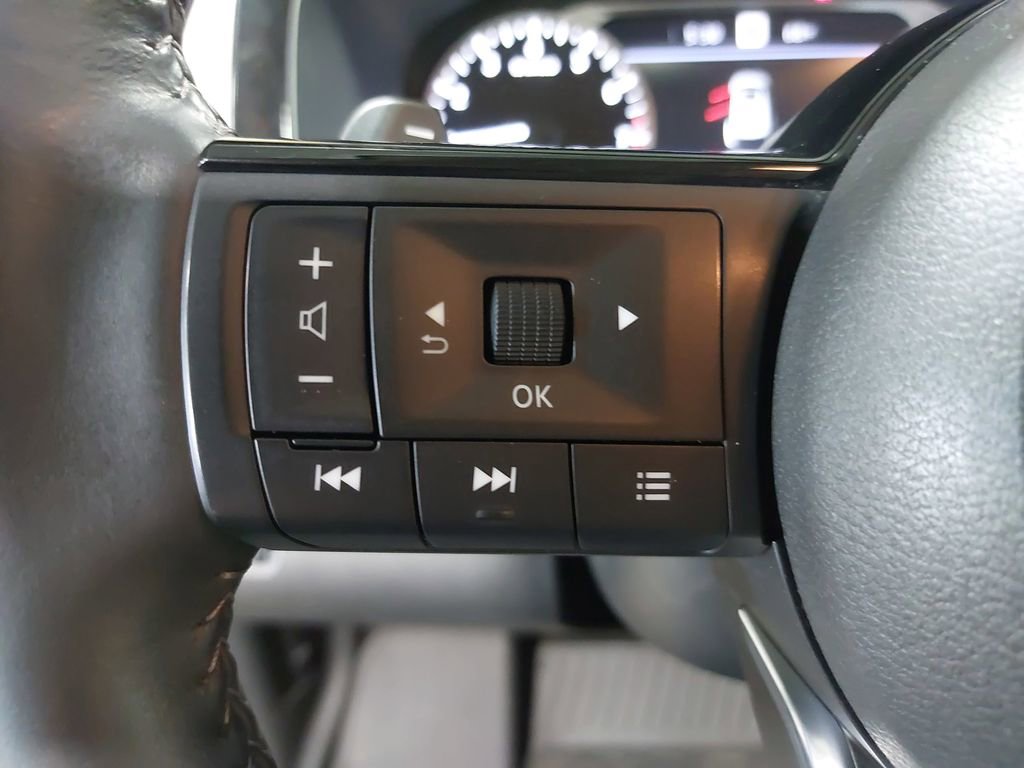 Used 2023 Nissan Pathfinder SL image 17