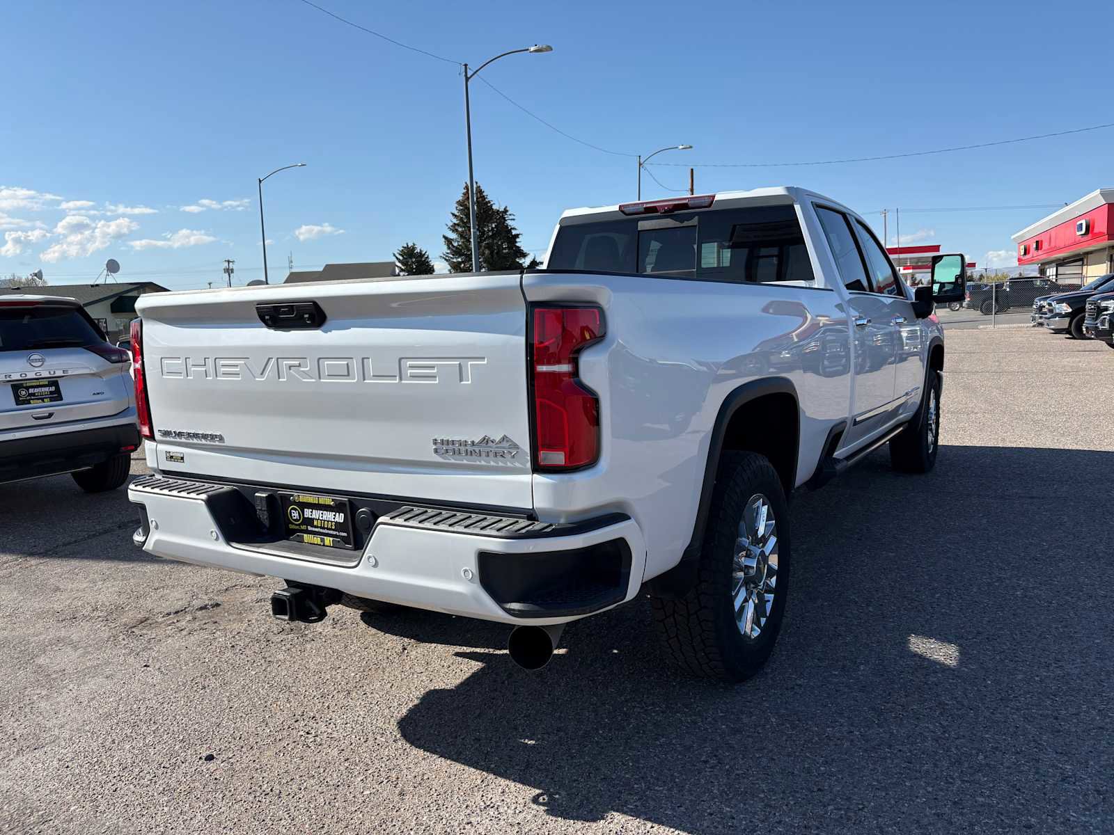 Used 2024 Chevrolet Silverado 3500 High Country w/ Technology Package AWD/4WD image 3