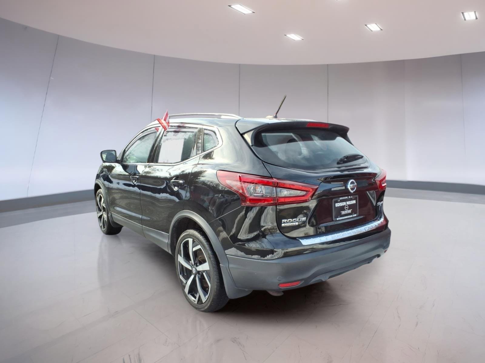 Used 2022 Nissan Rogue Sport SL w/ Premium Package AWD/4WD image 3