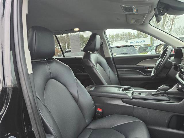 Certified 2024 Toyota Grand Highlander AWD image 13