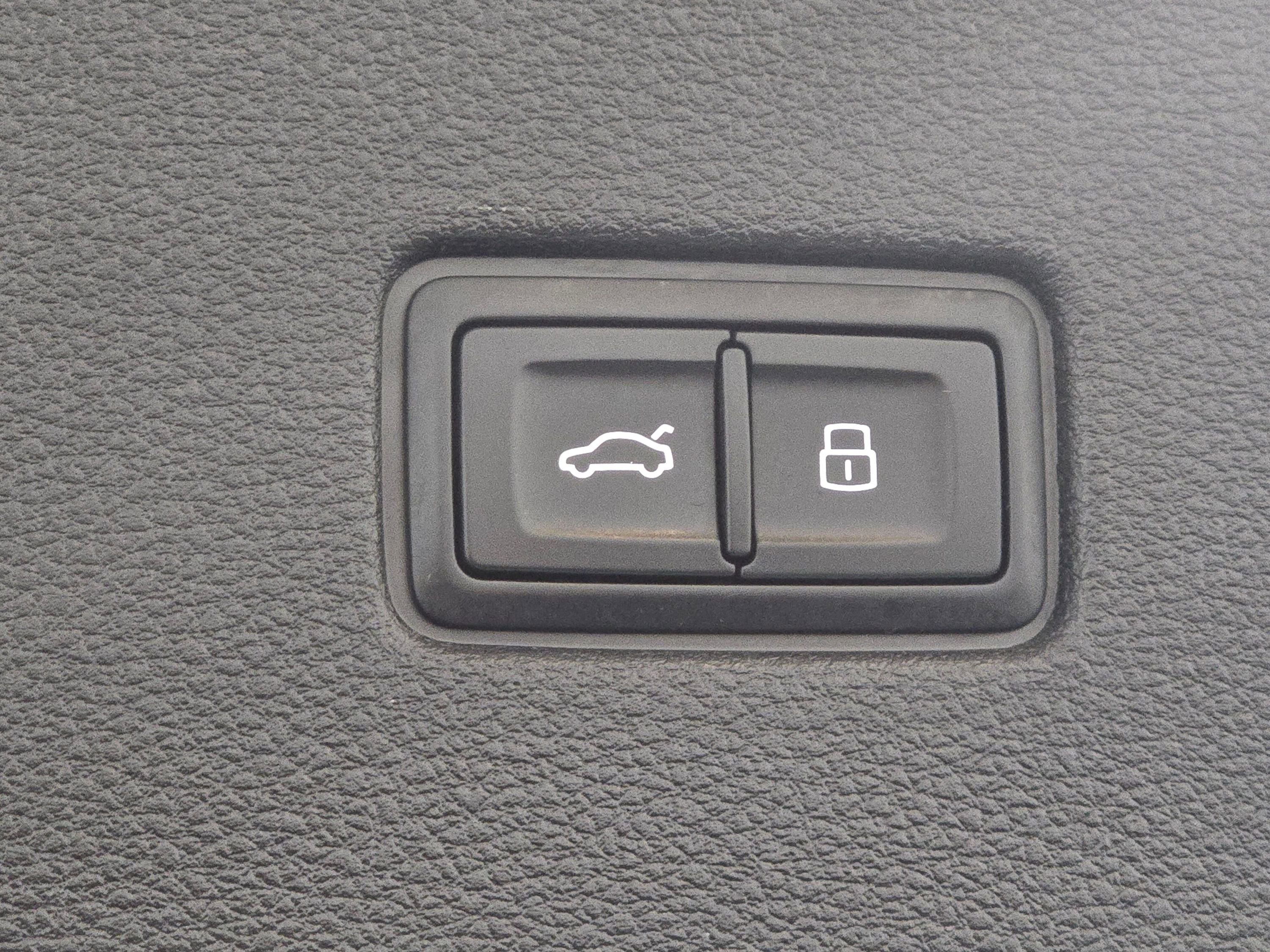 Certified 2025 Audi Q8 Premium Plus w/ Premium Plus Package image 23