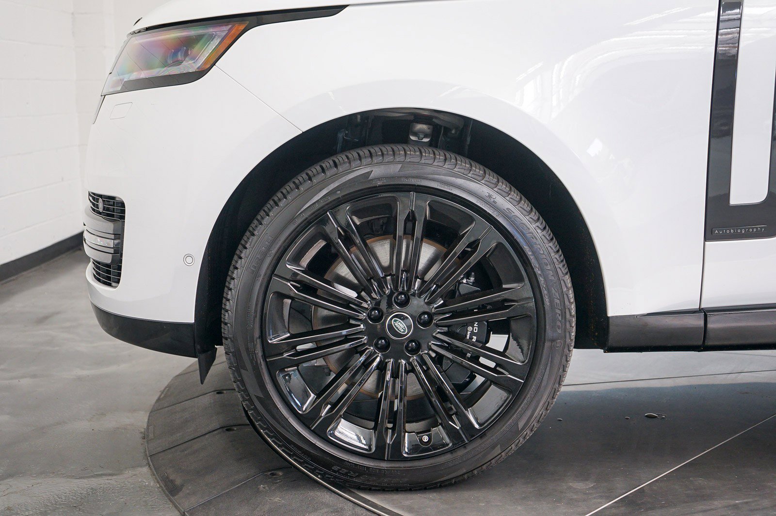 Used 2024 Land Rover Range Rover Long Wheelbase Autobiography AWD/4WD image 12