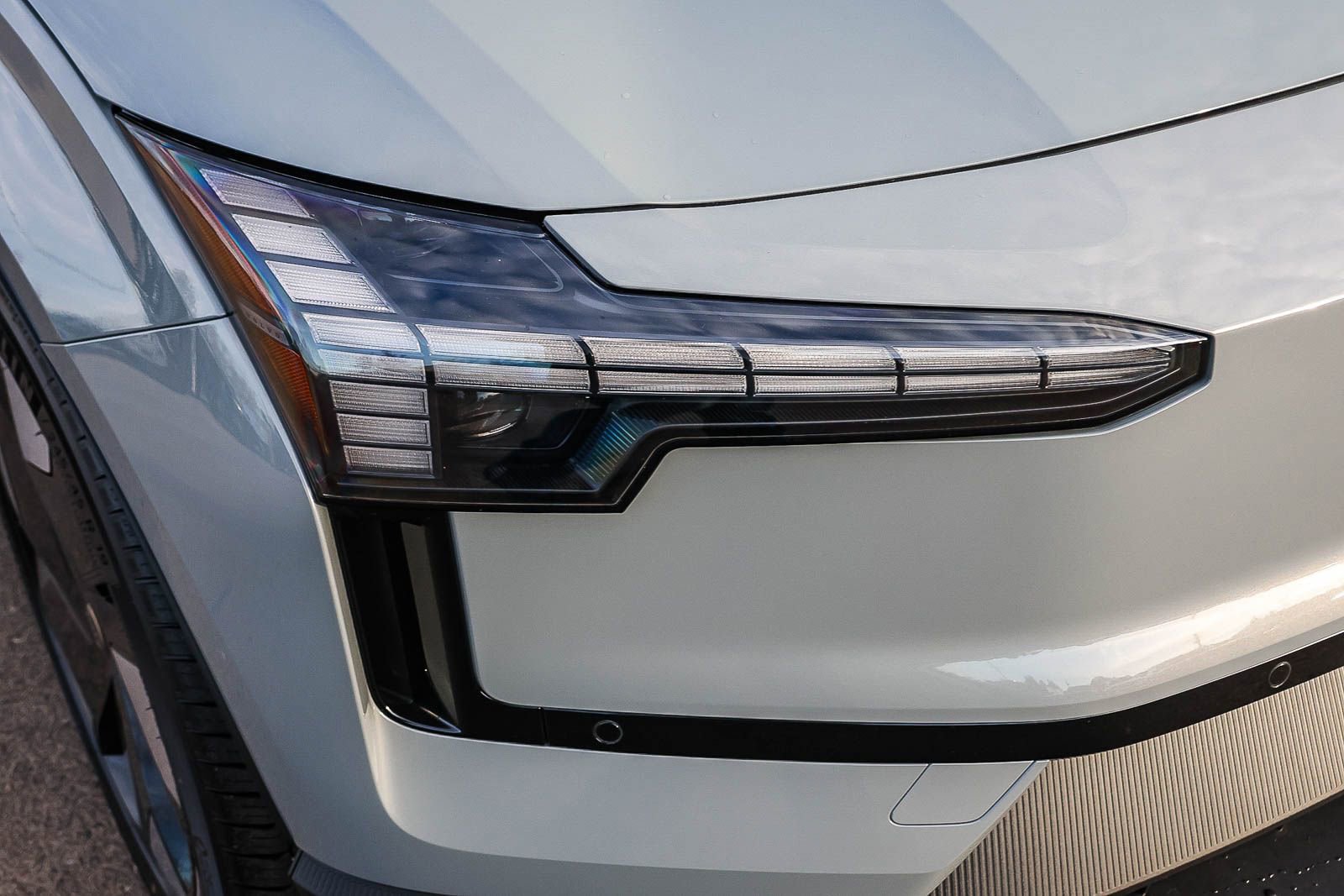 New 2026 Volvo EX30 Plus w/ Protection Package image 14